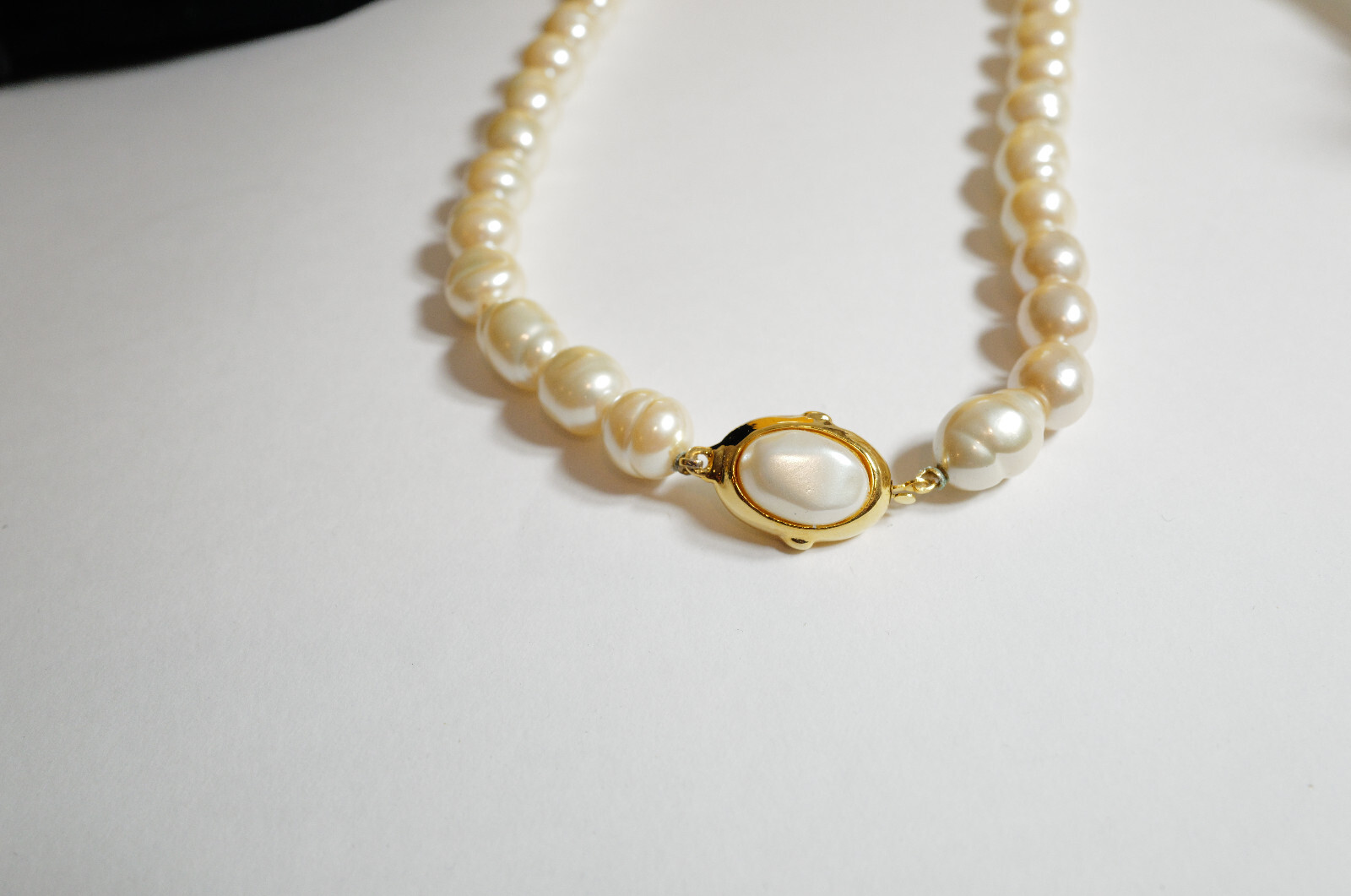 NEW Authentic Fendi Faux Pearl Necklace 32″