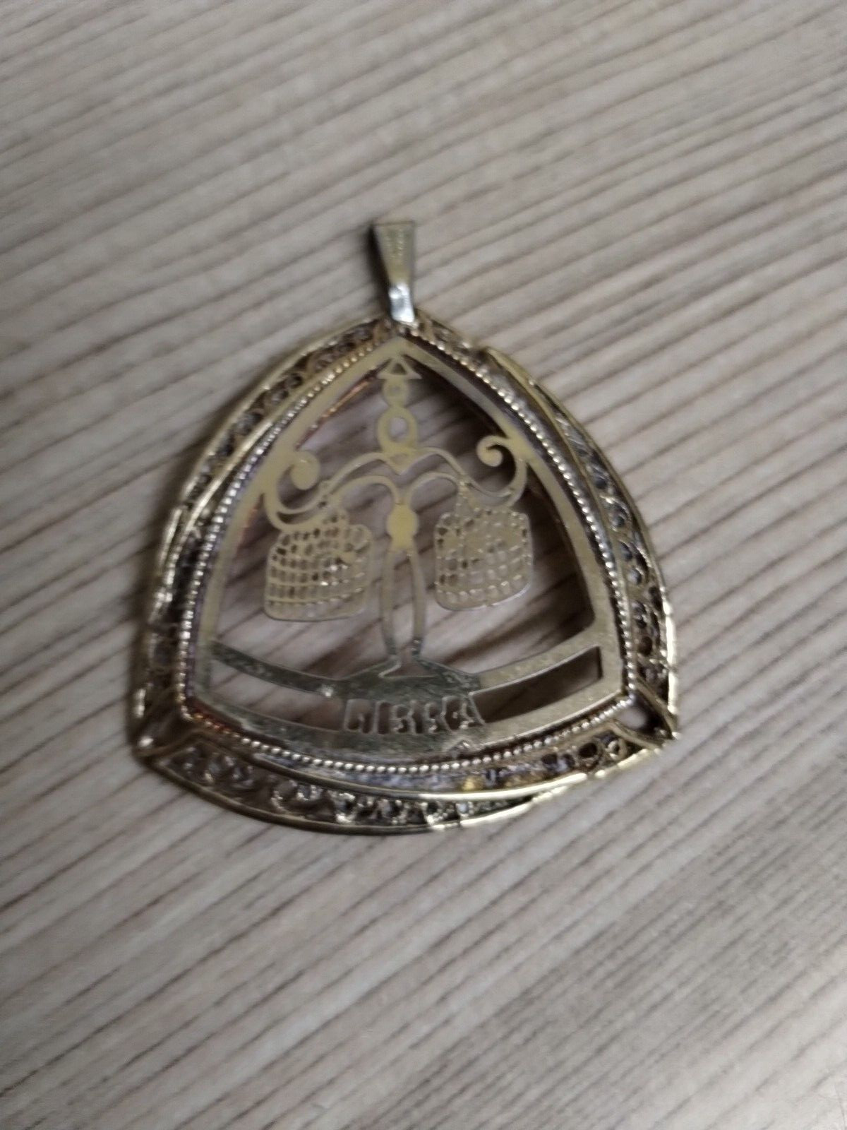 ZODIAC Libra Gold Tone Pendant Vintage 13.3 grams 1 7/8 inches tall