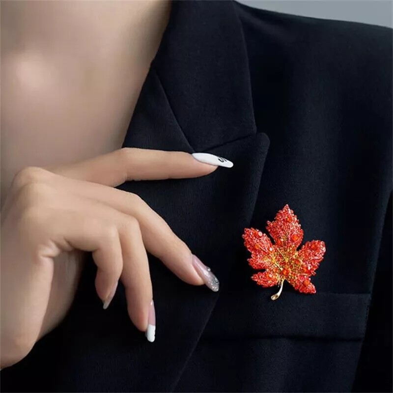 1/2/3/4xVintage Maple Leaf Crystal Corsage Brooch Pin Badge Lapel Women Jewelry
