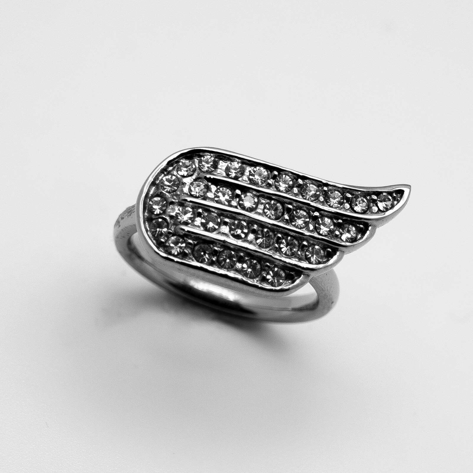Ladies Bling Wing Ring White Crystals Stainless Steel Jewelry 113