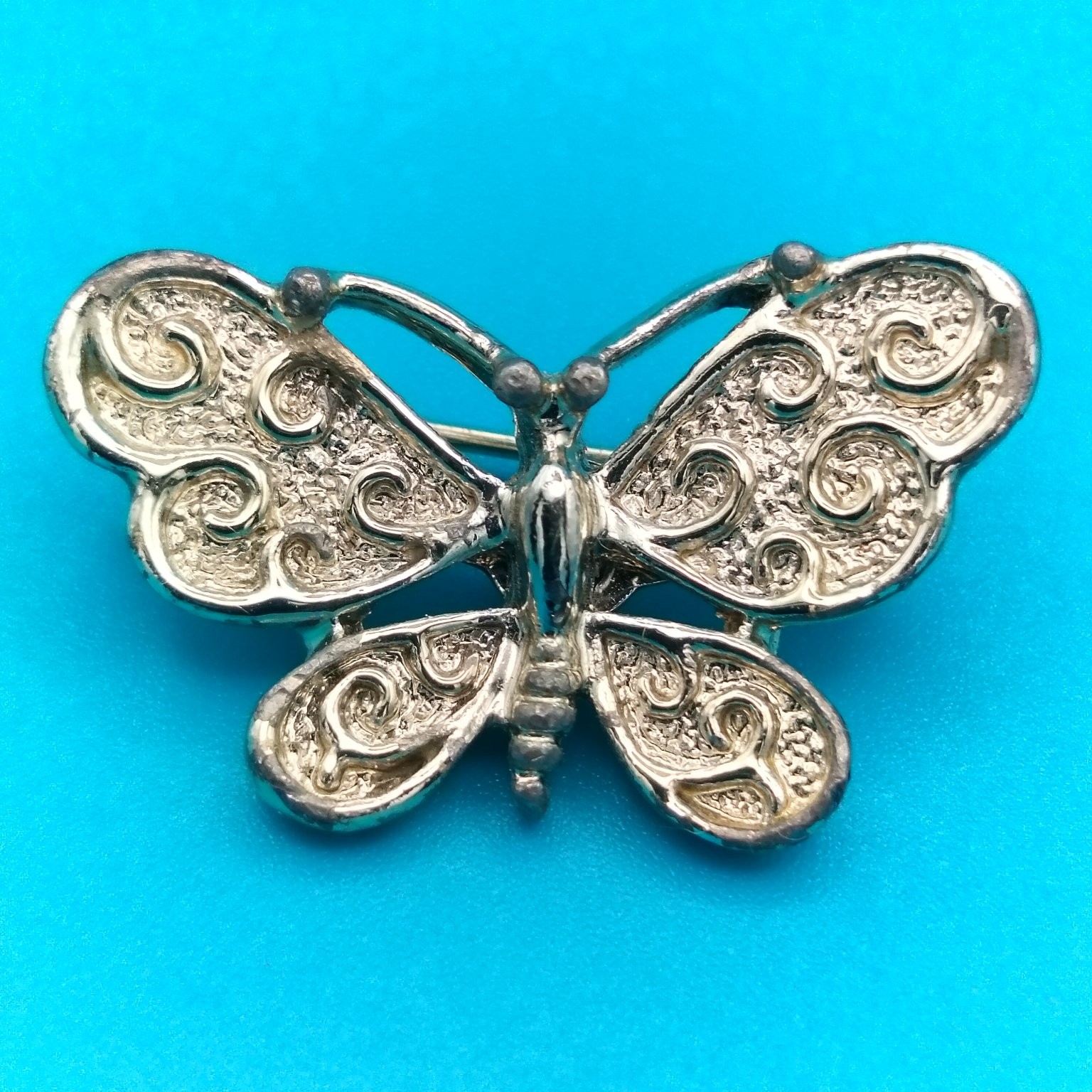 Gerry’s Butterfly Brooch Pin Approx 1.5″ Silver Tone Filigree Signed Vintage