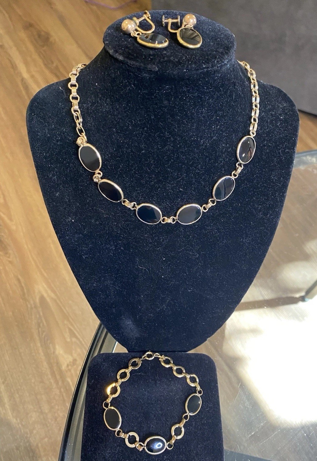 1960’s Admark Set 15” Necklace 8” Bracelet Earrings 1-20 12KGF Gold Tone Onyx