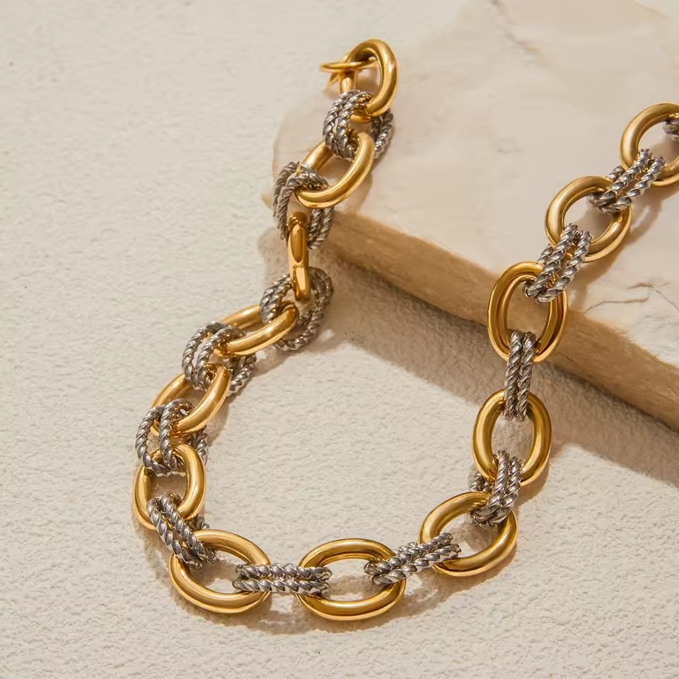 ZARD Textured Link Statement Chain Necklace In Gold Silver Combination