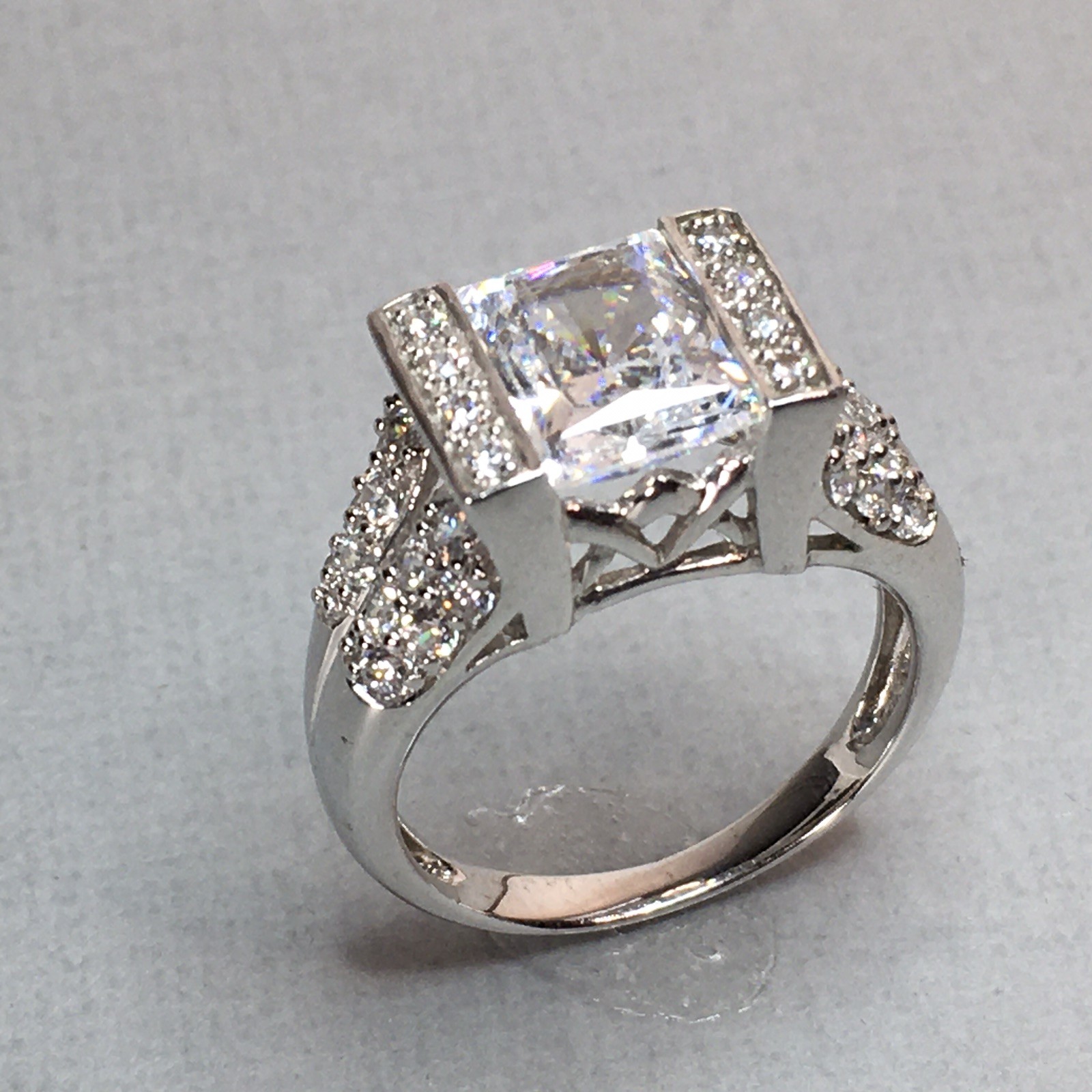 Square Radiant Cut CZ 925 Meda Sterling Silver Engagement Promise Ring Size 7.5