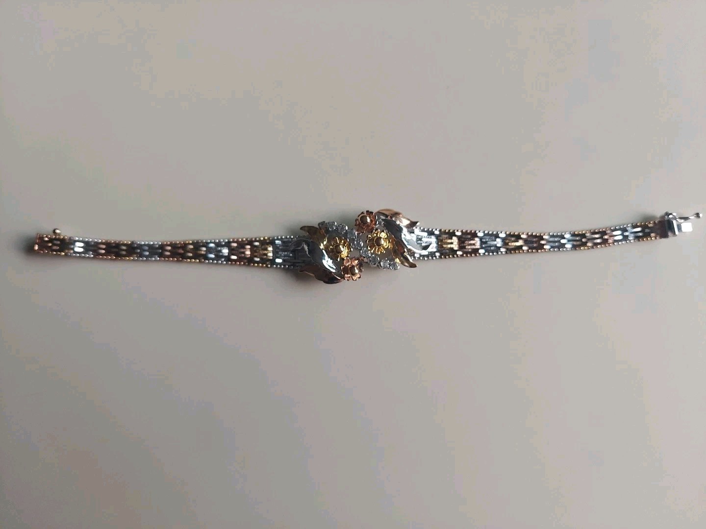 SILVER BRACLET MULTI COLOR GOLD, SILVER, AND ROSE WITH RHINESTONES AND FLOWERS