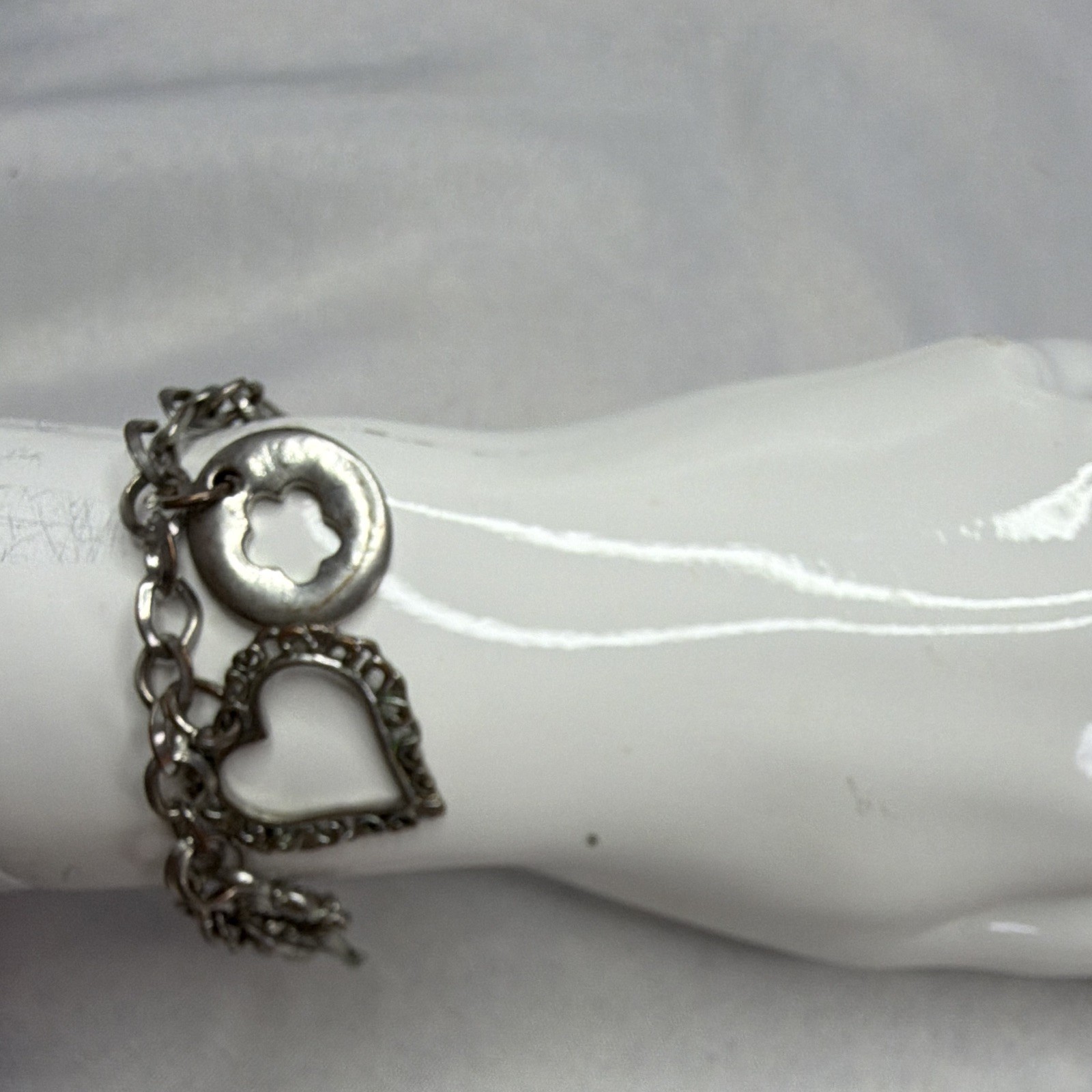 Silver Tone Oval Link Charm Bracelet Heart & Key Dangle Charms Adjustable 7in