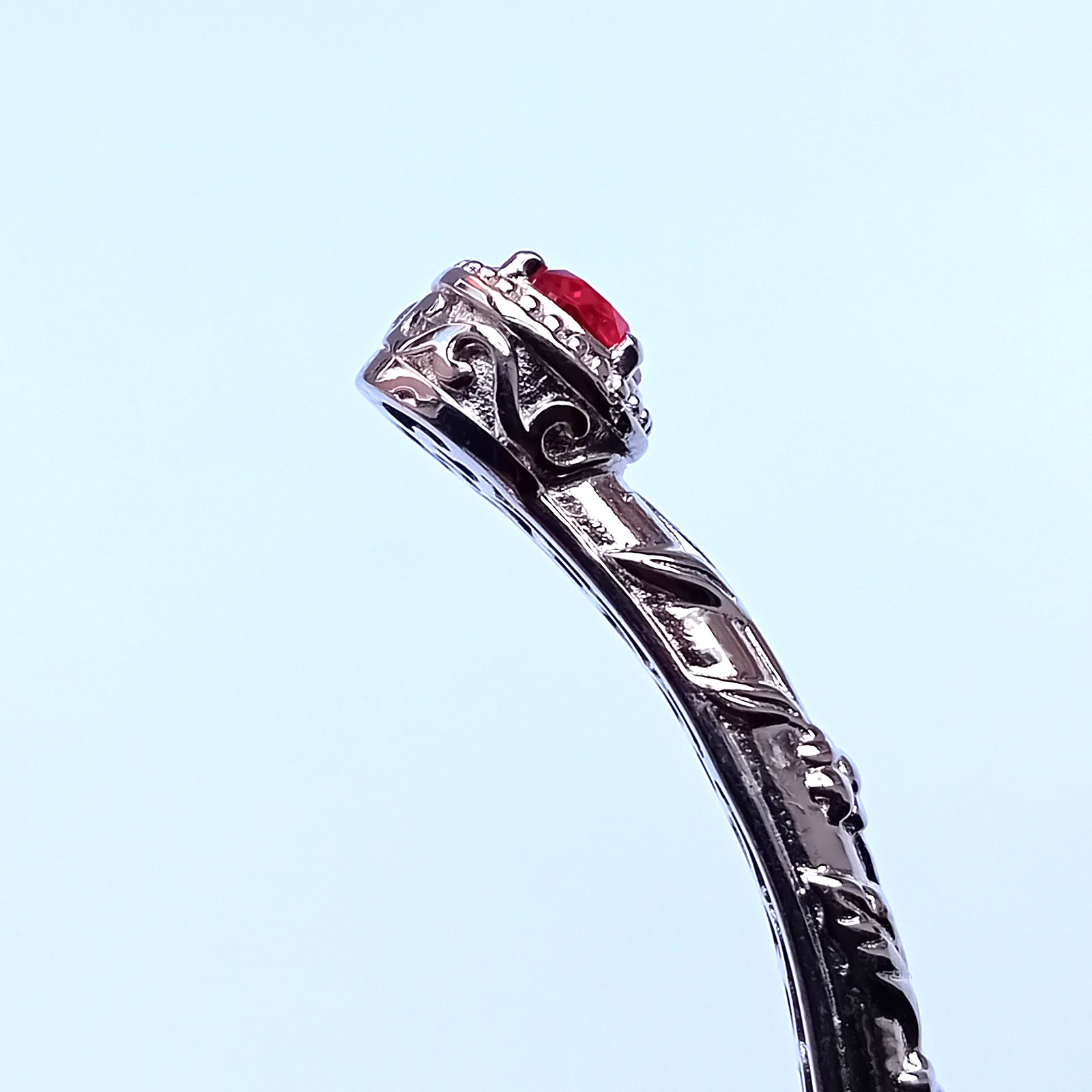 SWAROVSKI CRYSTAL BRACELET BANGLE HINGED CUFF PLATINUM BONDED RED STONE UNWORN