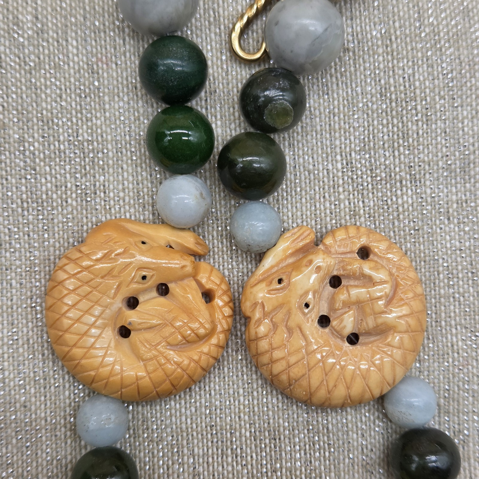 Carved Frog/Lizard/Alligator Reversible Jade/Agate Stone Necklace & Earrings