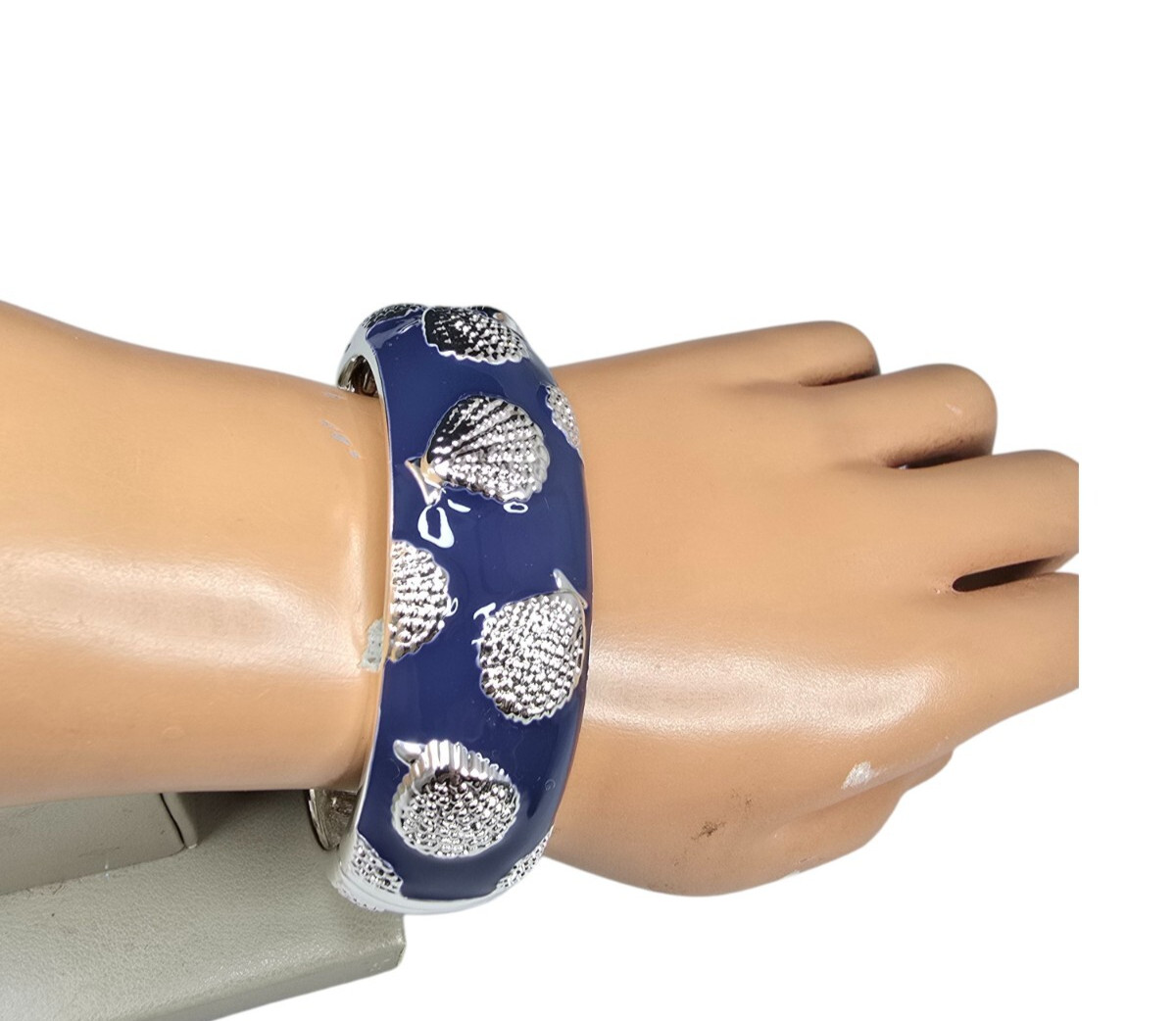 Tommy Bahama Dark Blue Silver Tone Tossed Scallop Enamel Bracelet NWT