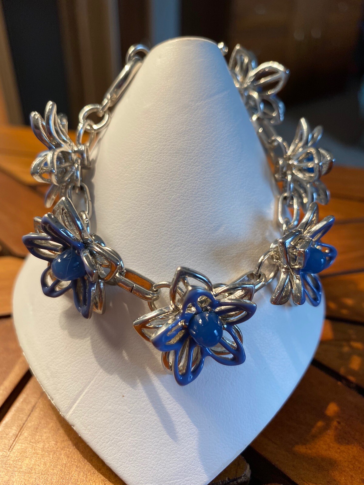 PRETTY BLUE FLORAL spring chain 7.25 inch BRACELET lobster claw closure