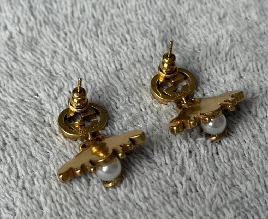 Gucci Bee Drop Earrings Gold Tone Crystal Pearl GG Logo Stud Earrings