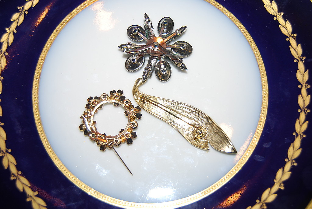 WONDERFUL VINTAGE SET OF THREE ASSORTED PINS OR BROOCHES AS PER PICTURES # M-015