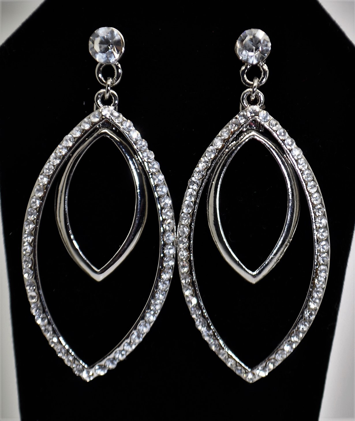 C333 Elegant Oval shape Rhodium Plated Clear stone Fashion Dangle Earring