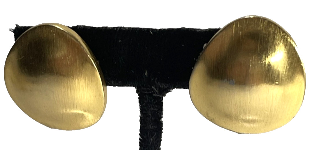 Donna Karen New York Clip-on Earrings Gold Tone 1″ x 1″