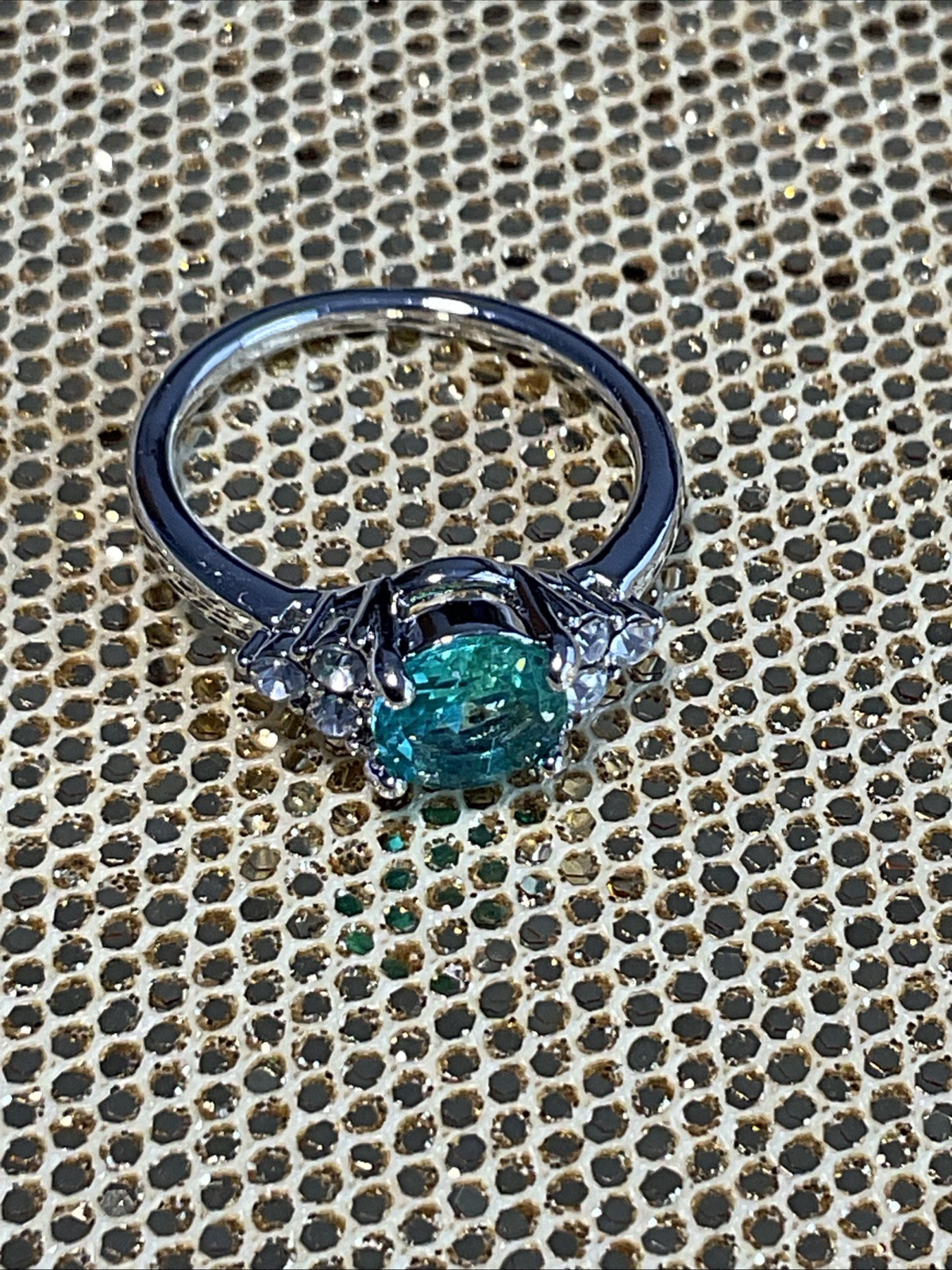Moissanite Blue stone ring / silver tone / Size 7.25/ Very Good Condition