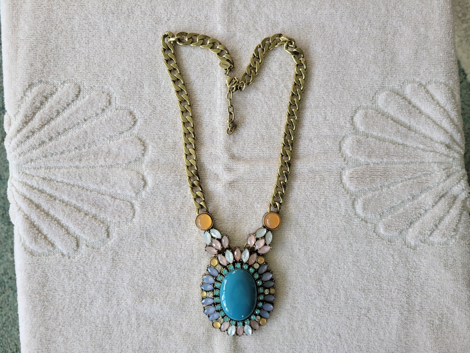 Joan Rivers 24″ heavy chain necklace in goldtone – Large Pendant