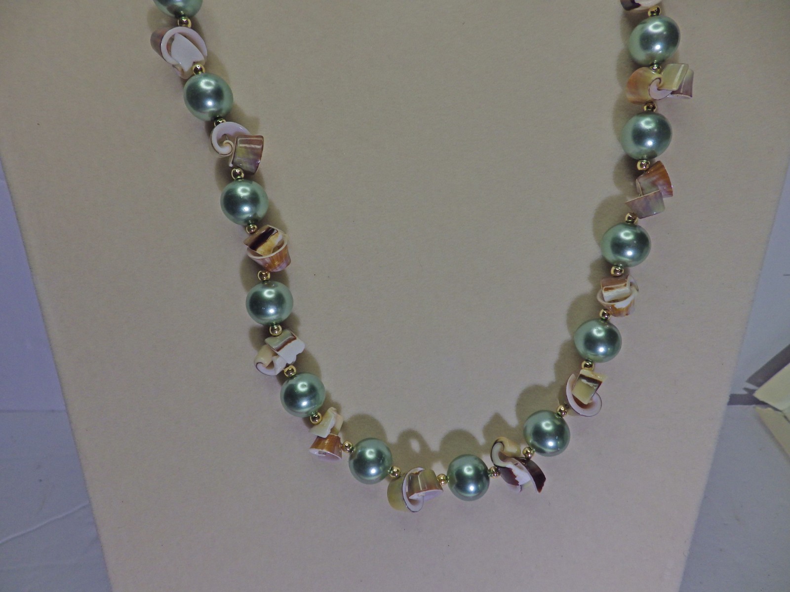Conch Shell & Fake Green Pearl Beach Necklace & Dangle Earrings Bahamas 620E2