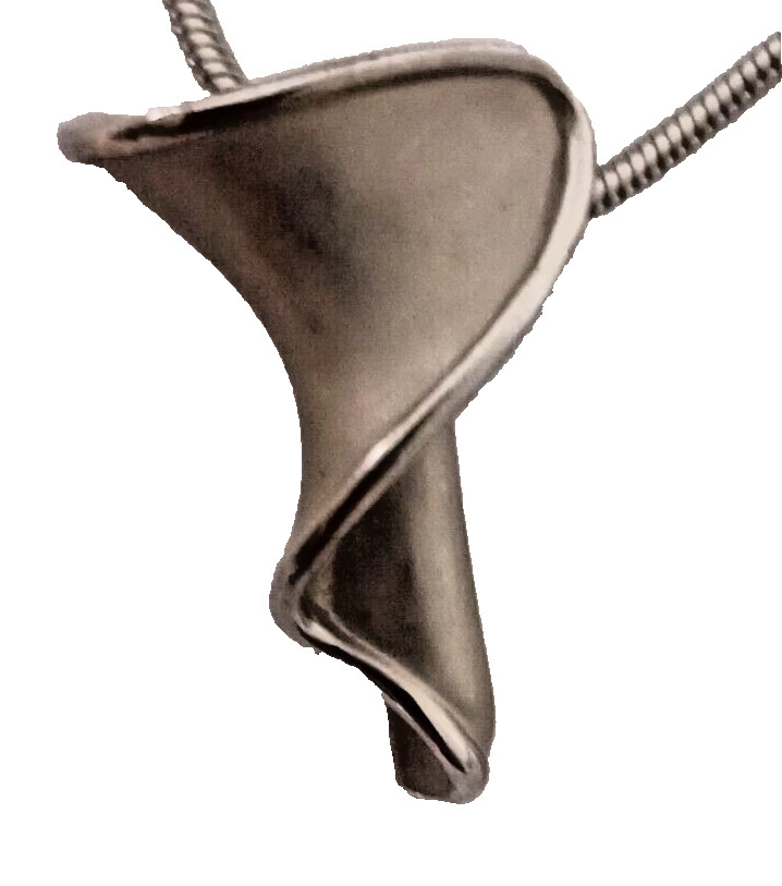 Pendant Necklace Women’s Curled Silver Color Chic Casual Formal Elegant