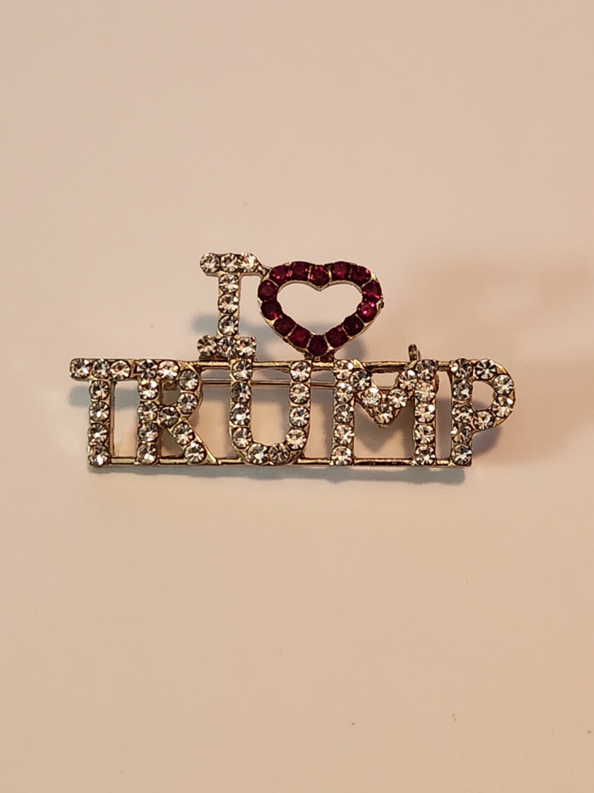 MENS OR WOMANS “I LOVE TRUMP” RHINESTONE HEART BROOCH PIN FOR LAPEL or HAT