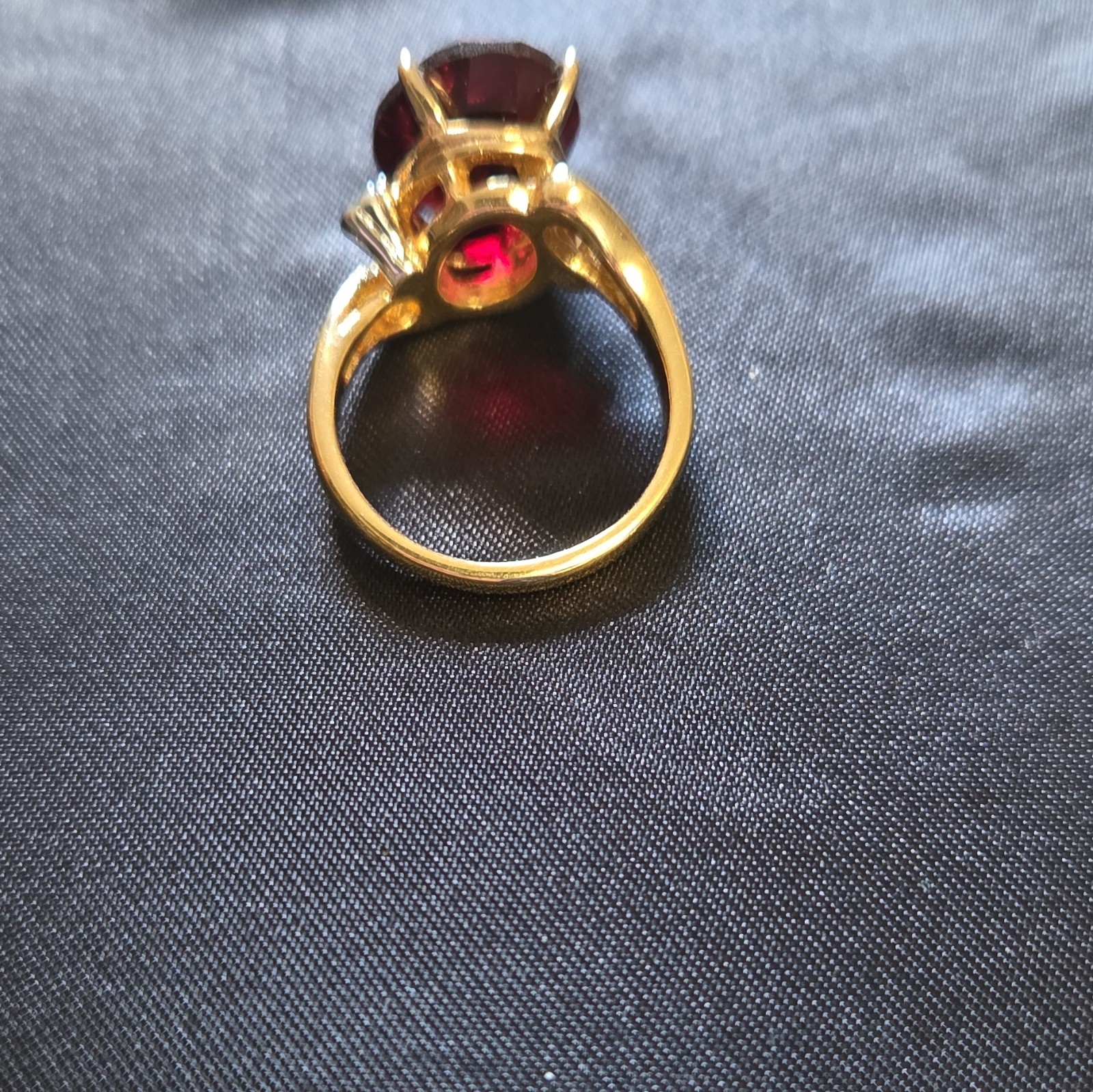 Gold Tone Oval Red Stone Cocktail Ring w/ Clear Accent Stones Prong Set Sz 6