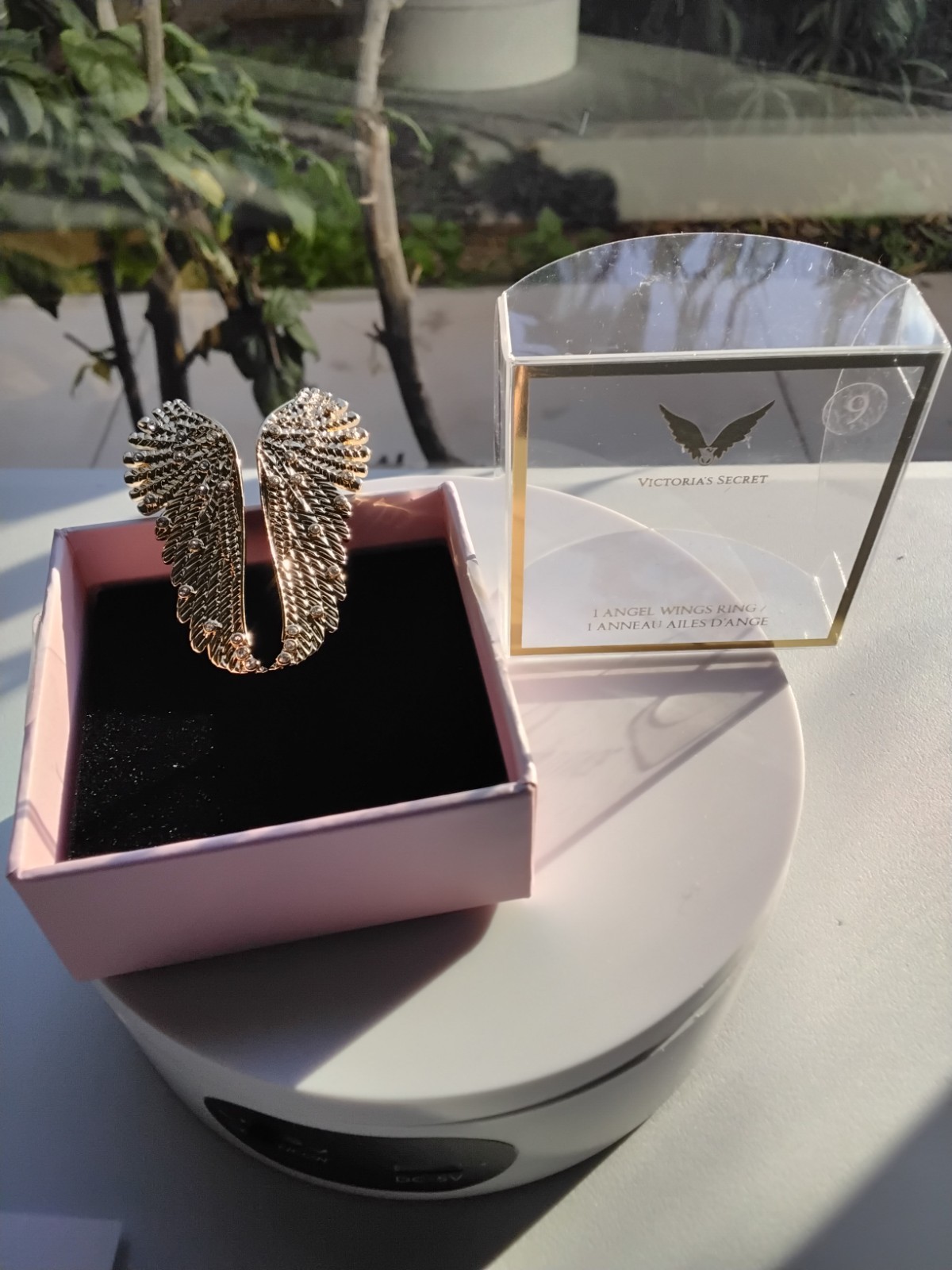 VICTORIA’S SECRET CRYSTAL ANGEL WINGS RING (ORIG IN BOX) GOLD TONE SIZE 6,7,8,9