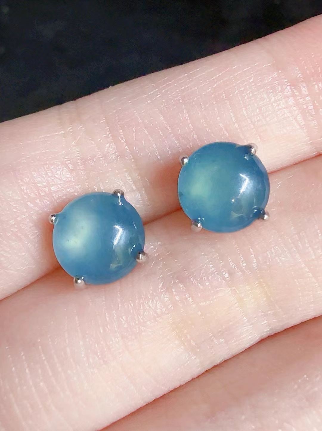 Nice Natural sky blue jadeite stud earring