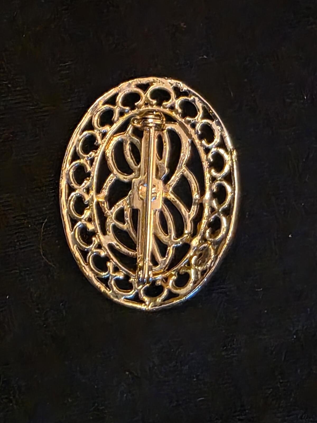 Vintage 1960s Textured Gold-Tone Oval Multi-Loop Brooch Pin