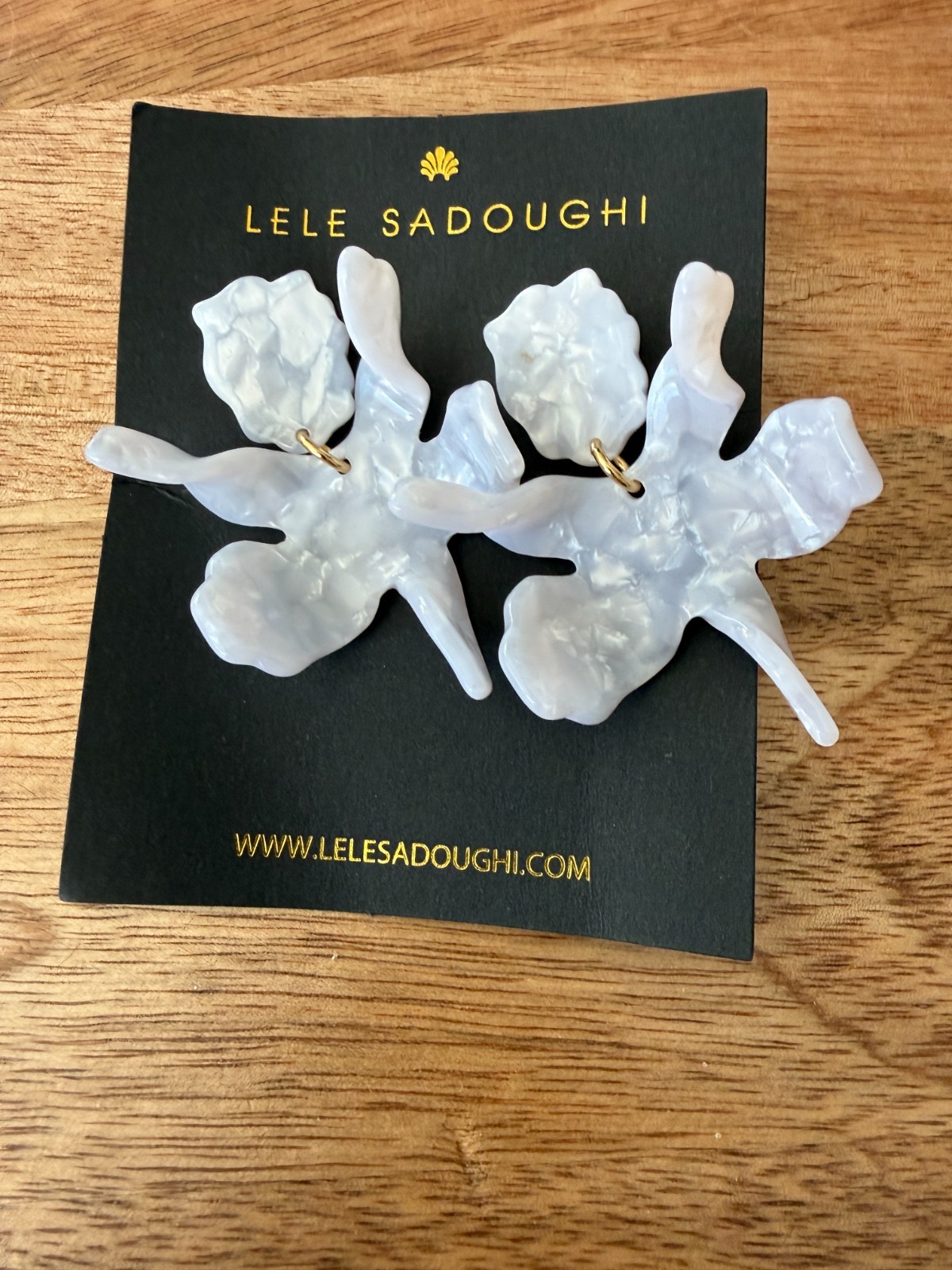 LELE SADOUGHI NWT $125 Paper Lily Mother of Pearl Pierced Earrings Small