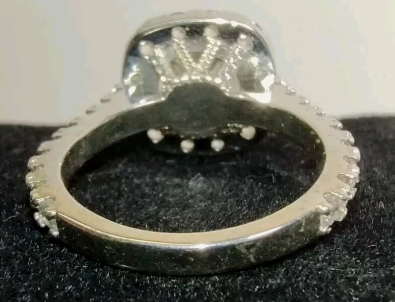 Kays Jewelers Halo Setting Fashion Jewelry Ring Zirconia Womens Size 7
