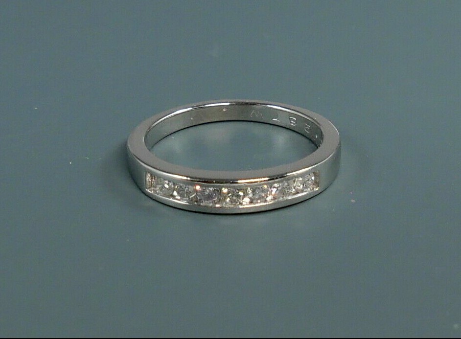 PLATINUM CHANNEL SET 7 DIAMOND WEDDING BAND RING 0.28 TCW