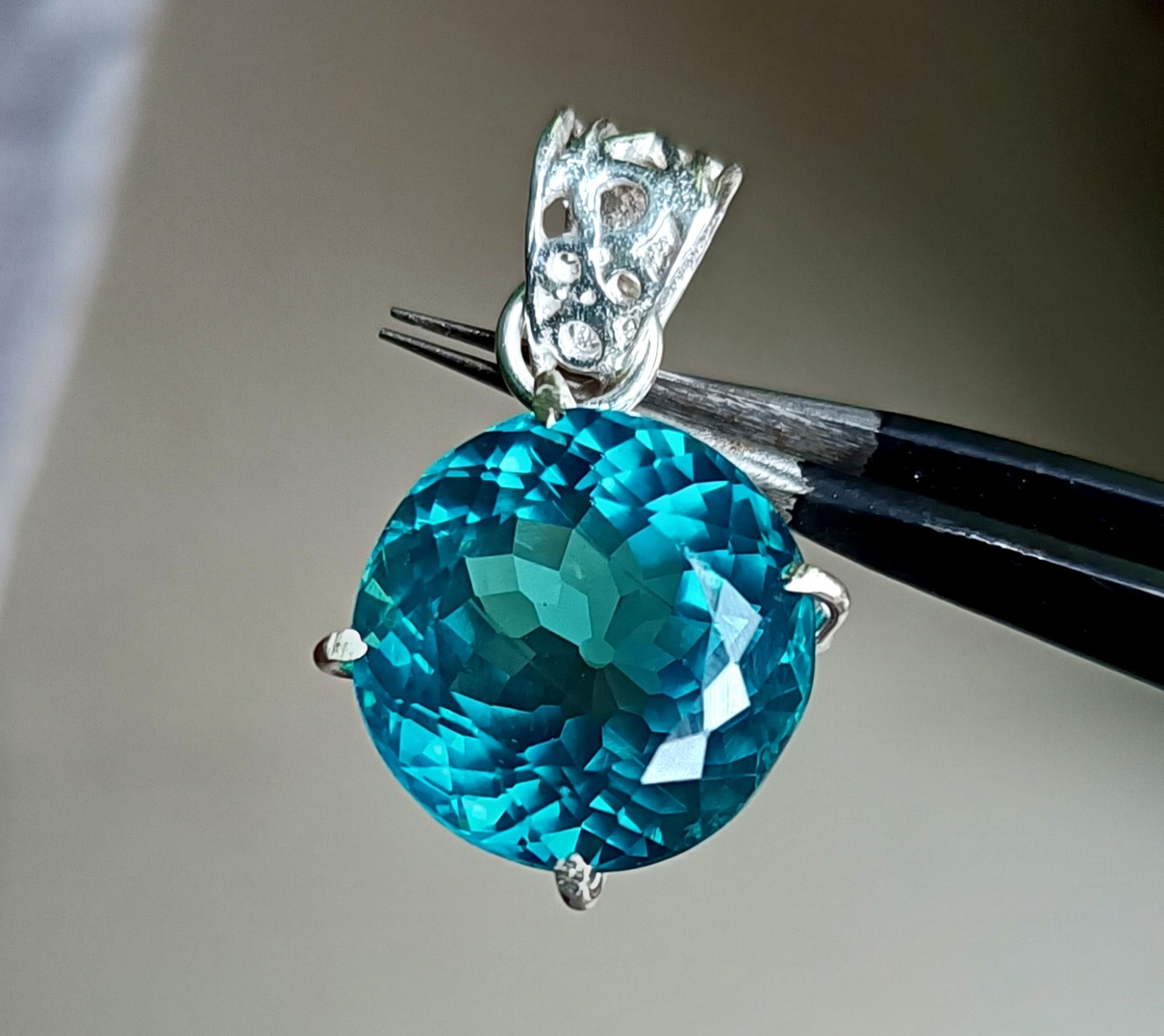 Natural Certified Paraiba Tourmaline 33.75 Ct Loose Gemstone Pendant 925 Silver