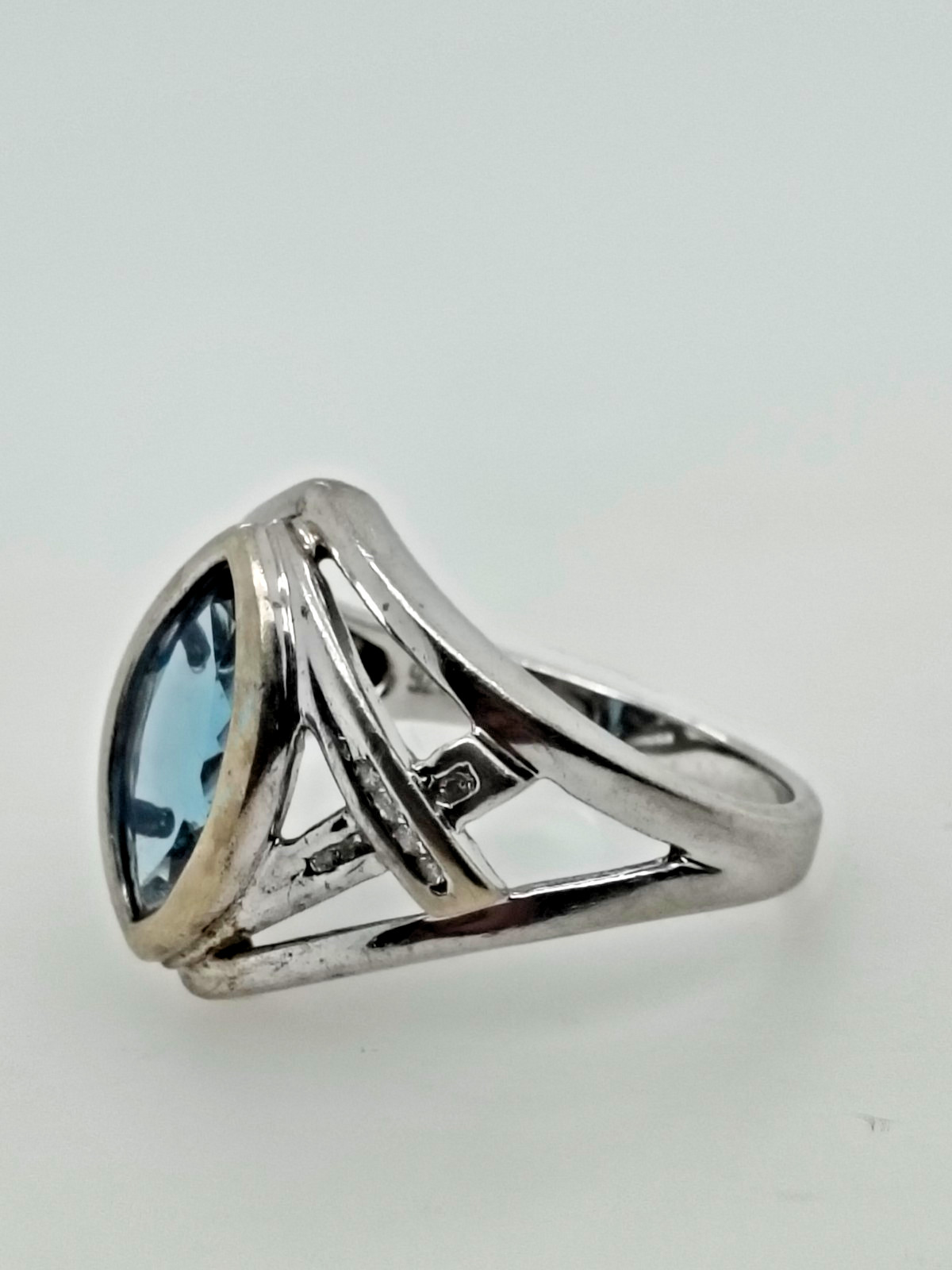 Sterling Silver Blue Topaz Criss Cross Ring for Women Size 10
