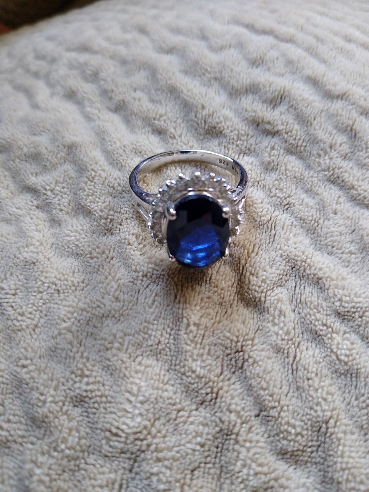 AVON 125 ANNIVERSARY MAJESTIC PRINCESS SILVER TONE & SAPPHIRE RING – Size 9