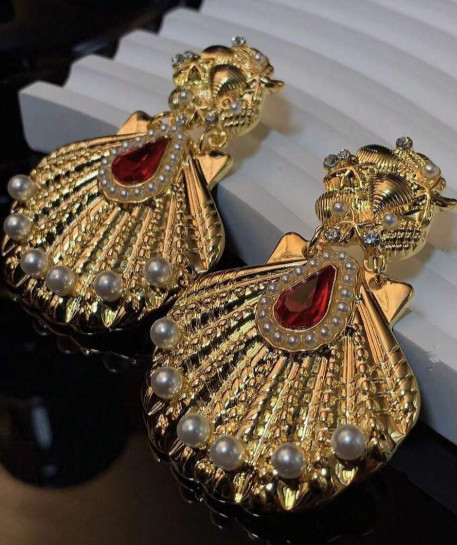 Gold Scallop Seashell Earrings Beach Couture White Faux Pearl Gold Plated Beach