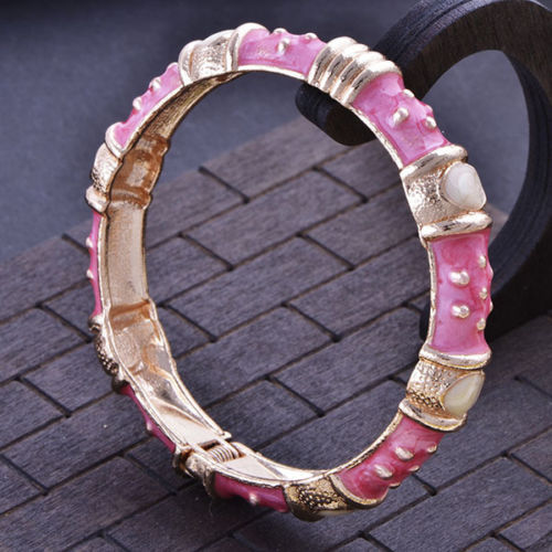 Great New Yellow Gold Plated Pink & White Enamel Fashion Jewelry Bangle Bracelet