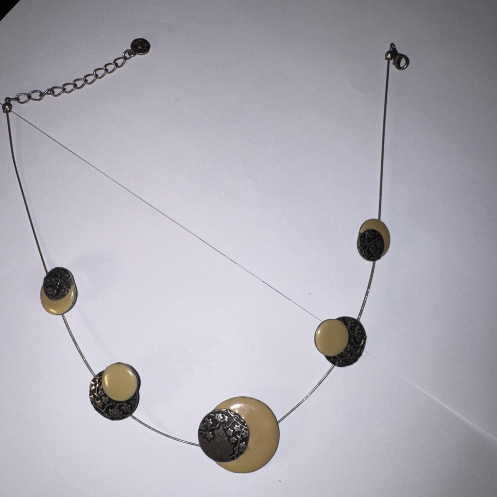 IKITA Cream and Grey Art Deco Statement Necklace with Silver Wire Chain – Gift