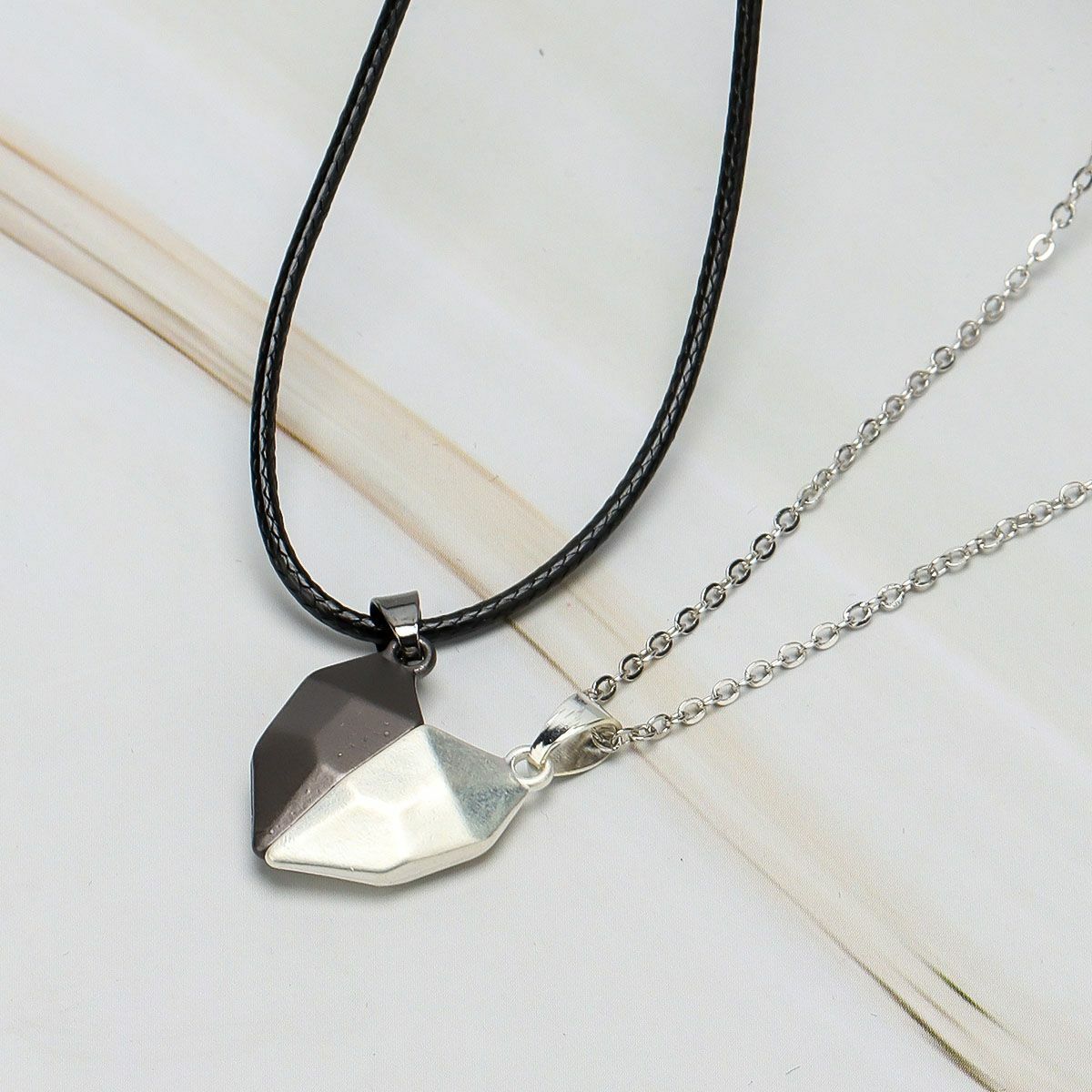 2pcs Magnetic Couple Necklace Heart Friendship Matching Pendant Jewelry Set Gift