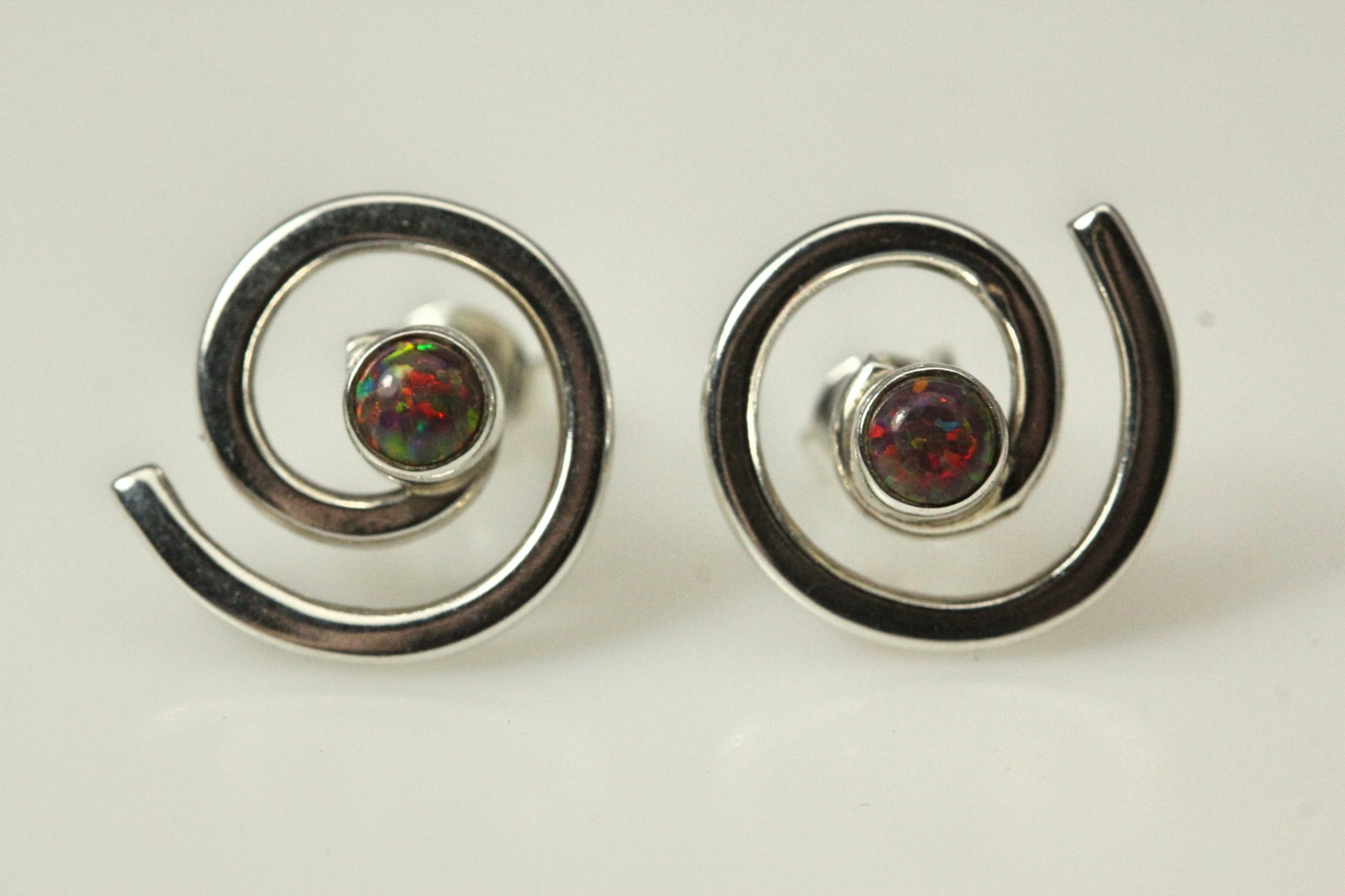 925 Sterling Silver Fire Stone Swirl Post Earrings 2.7 Grams (EAR4948)