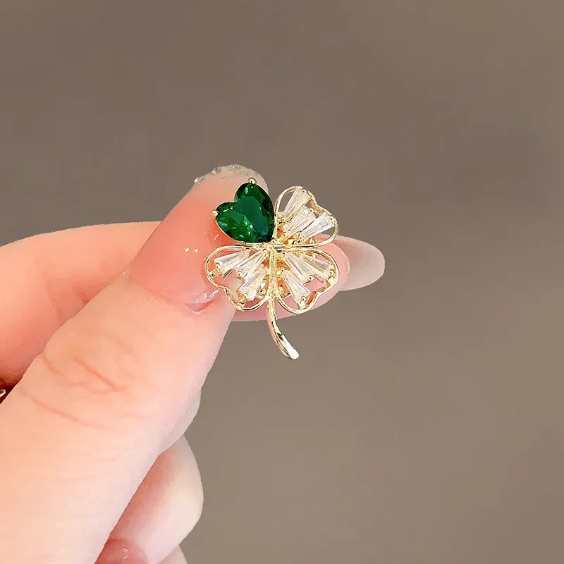 Ladies Fashion Brooch Emerald Clover and Leaf Style