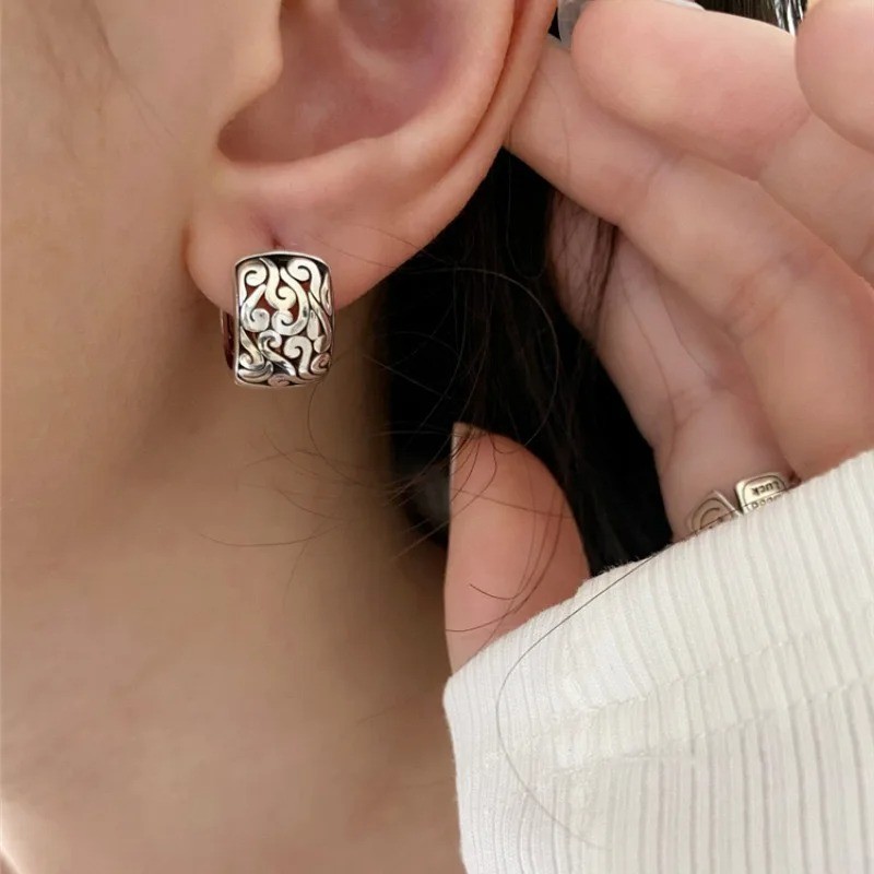 Fashion Women’s Earrings Retro Filigree Oriental Huggie