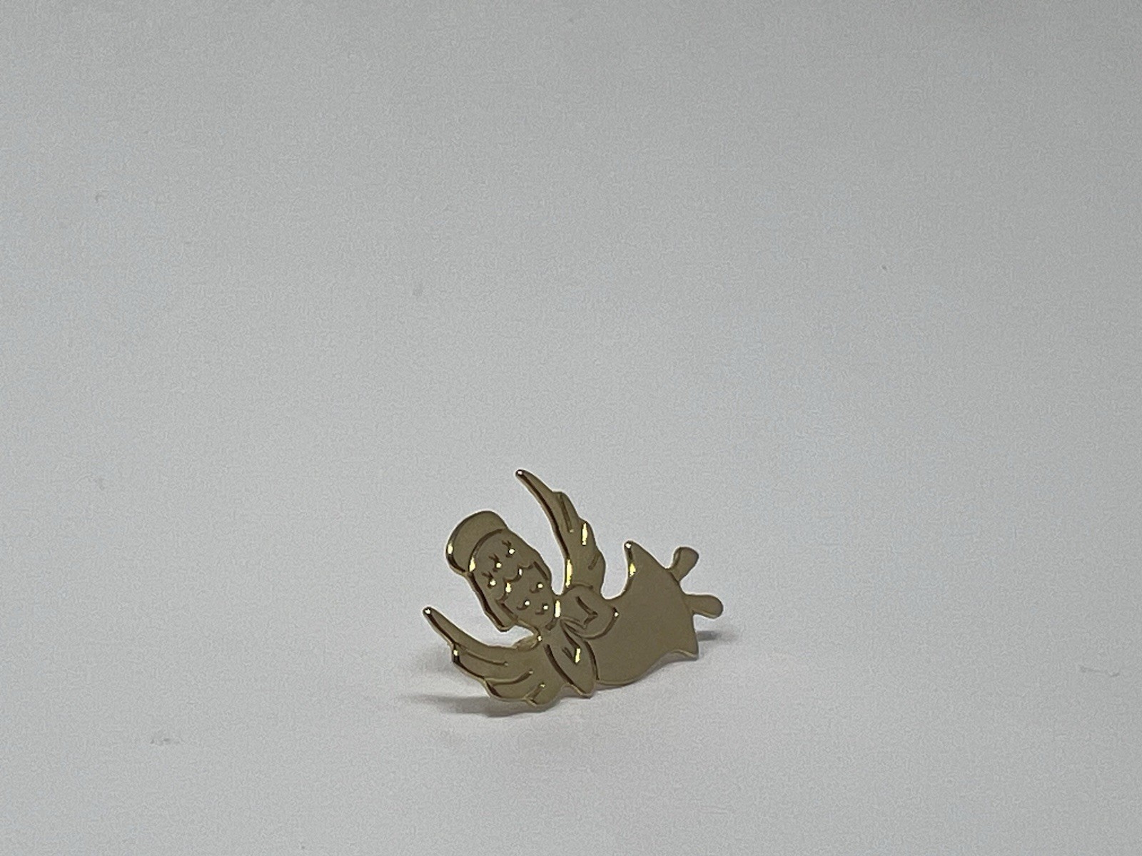 Vintage Gold Tone Flying Angel Lapel Pin Guardian Angel with Wings Charm Pushpin