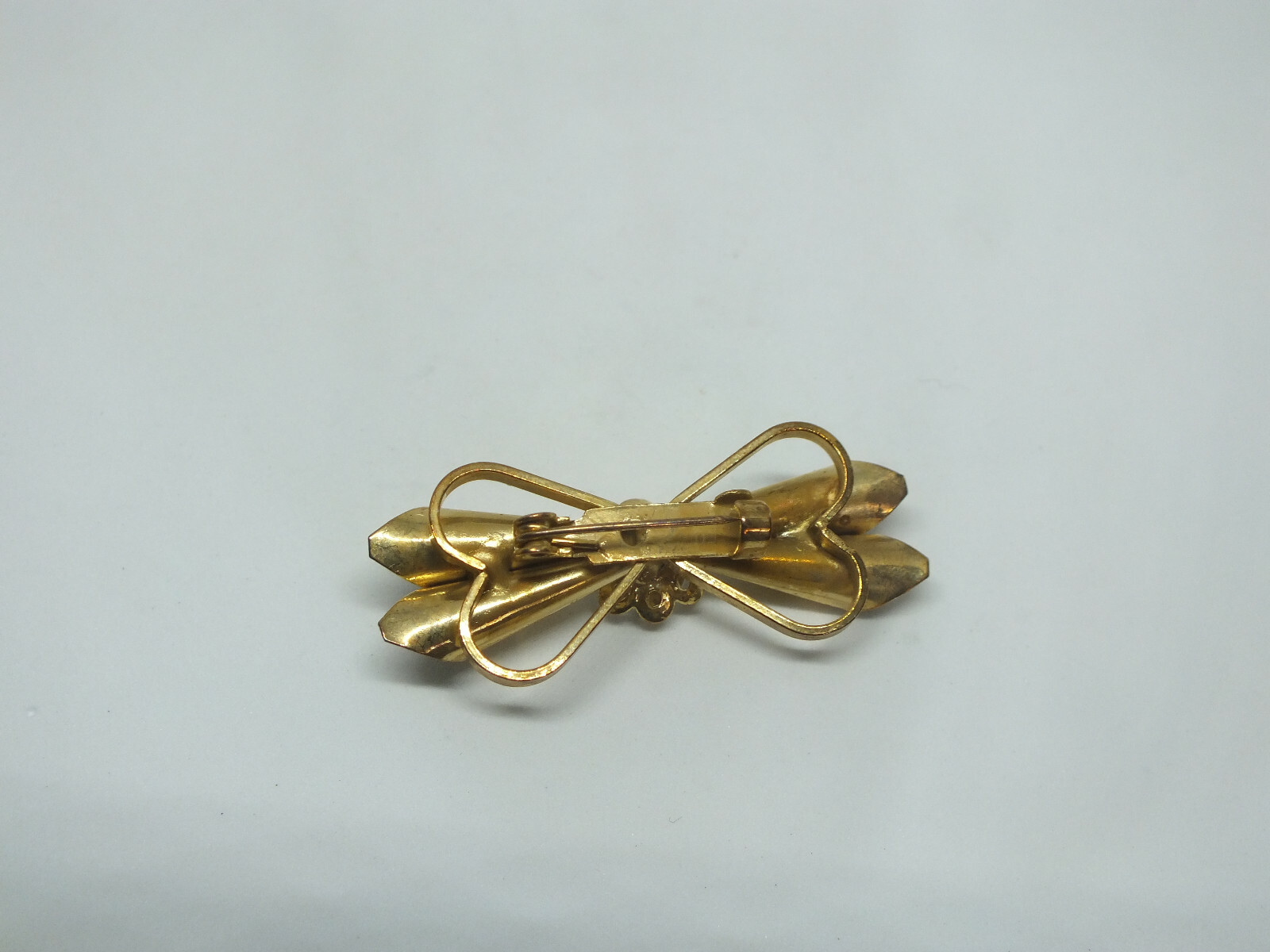 Beautiful Brooch Pin Gold Tone Clear Rhinestones 1 3/4 x 3/4″ NICE