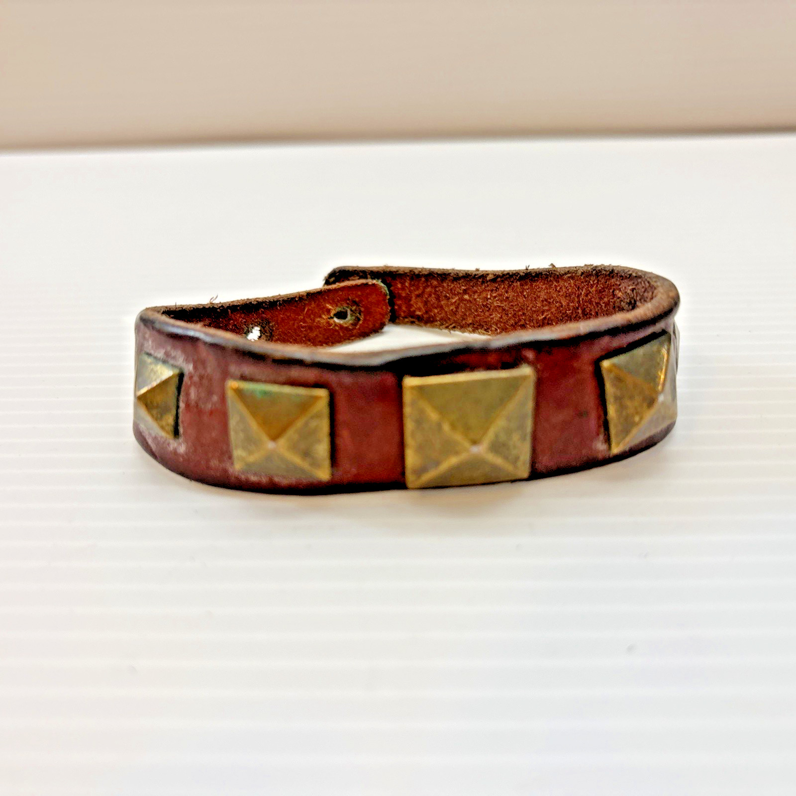 Leather Bracelet Brown Brass Pyramid Studs Small Jewelry Vintage 7 7/8 Inch Long
