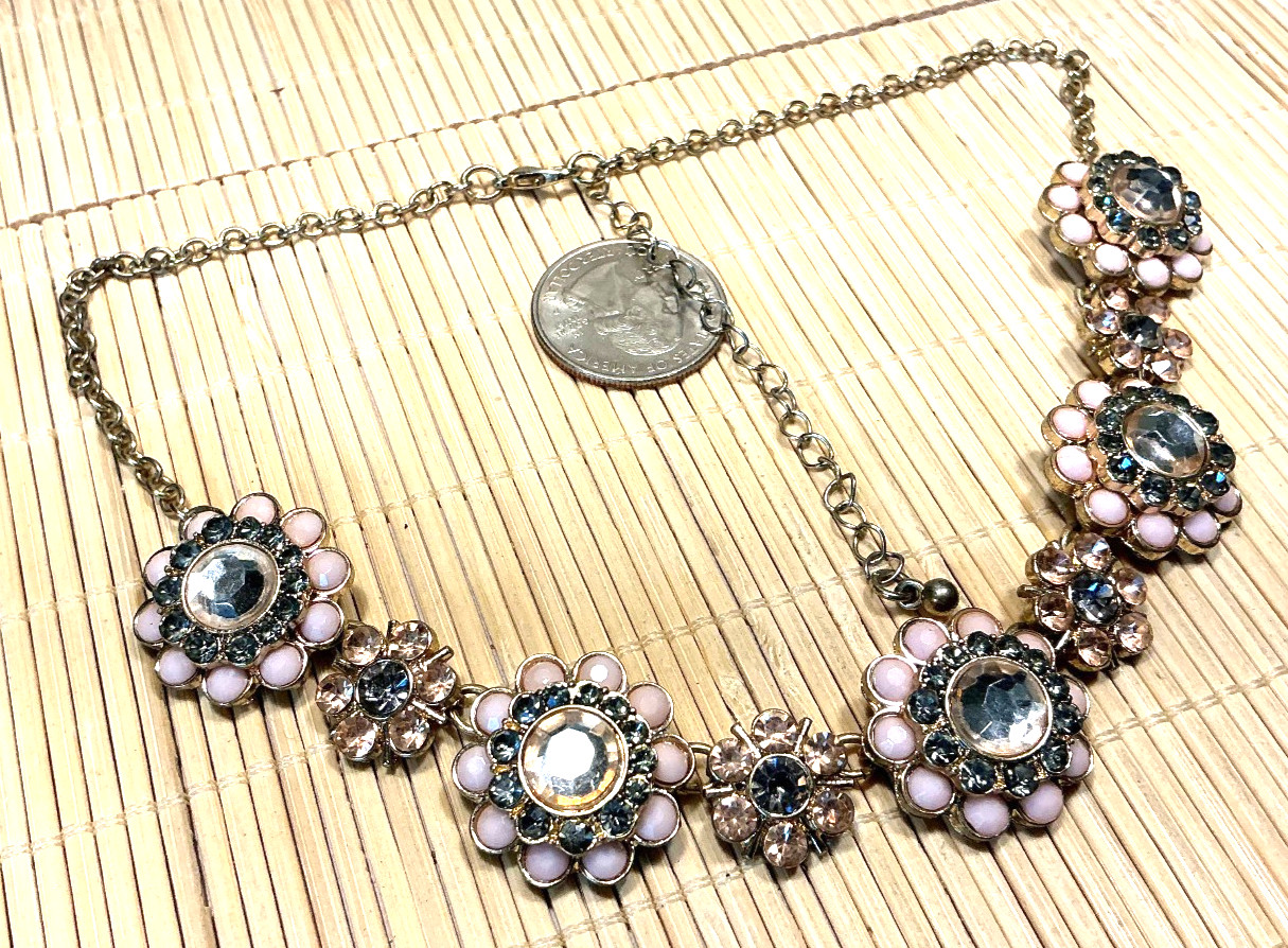 Fashion Necklace Gold Tone Pink Yellow Smoke Rhinestone Flower Choker 103E