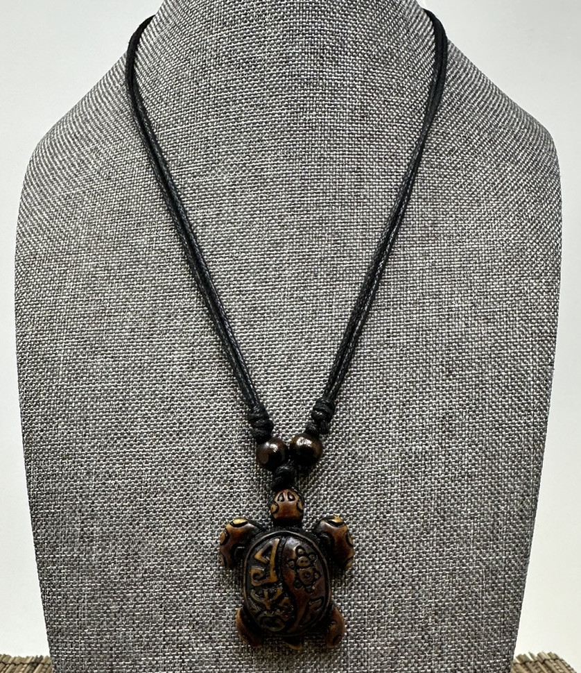 Handmade Turtle Pendant Necklace – Rasta (Hand-Painted), White, Brown – Taino