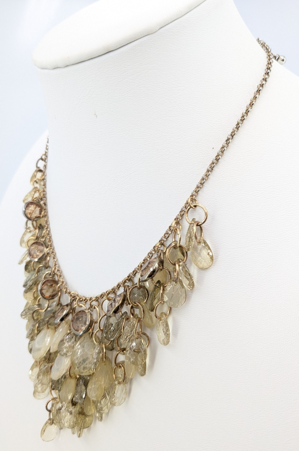 Unsigned Acrylic Leaf Fringe Bib Necklace Clear Cream Mixed Tone 19in 43g Chic