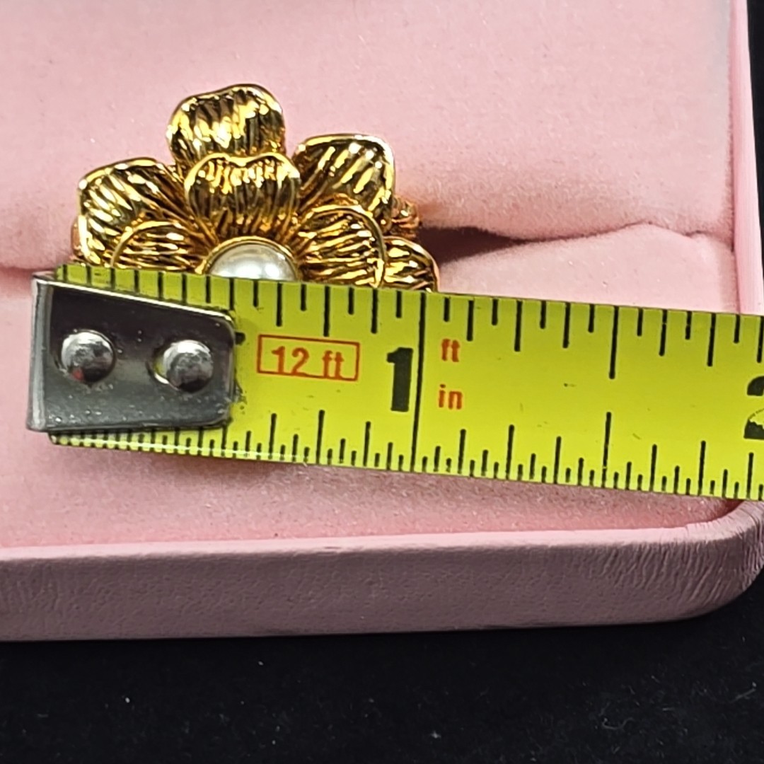 Audrey Hepburn Flower Ring Gold Tone with Pearl Center by Camrose Kross Size 10