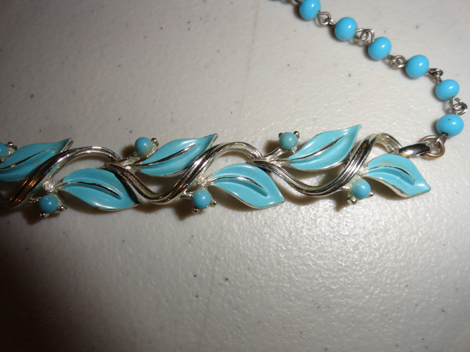 Vintage Lisner Light Blue Leaf and Bead Choker Necklace 14 1/2″