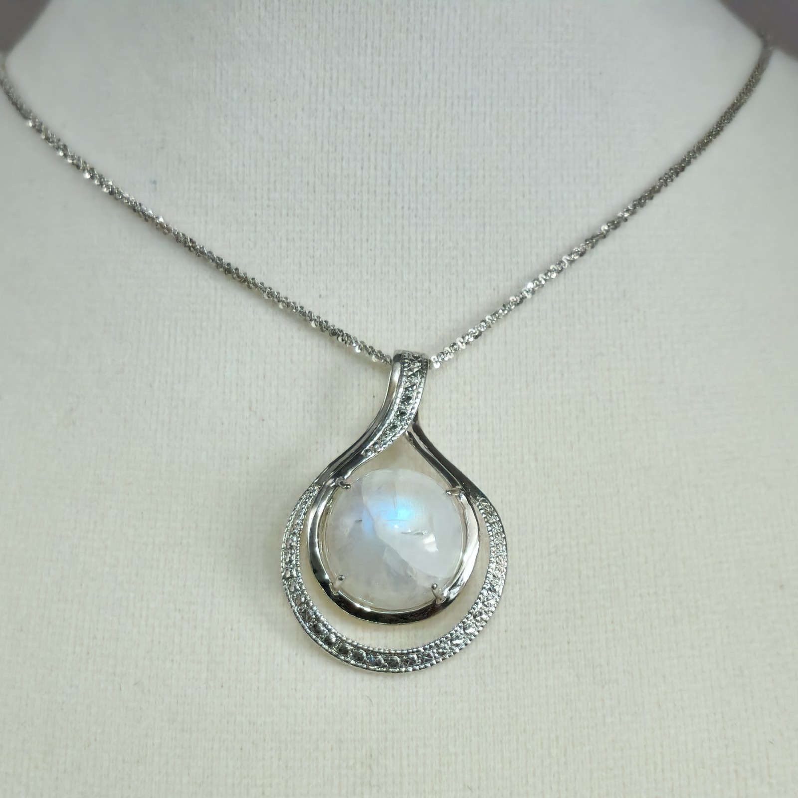 BSI 925 Italy Pendant Necklace 13.6 mm Round Moonstone 17″ Sparkly! Chain