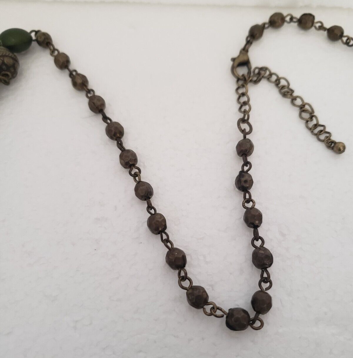 NECKLACE ~ 40″ ~ W/LARGE GREEN POLISHED STONES & BEADS ~ BRONZE TONE CHAIN